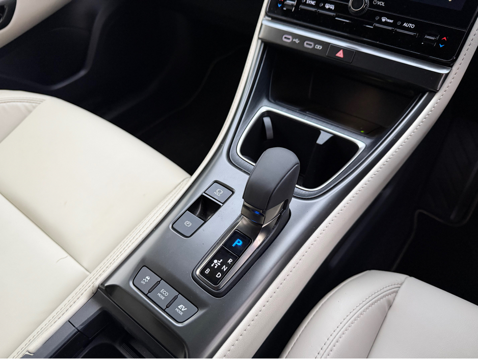 2025 Lexus LBX 1.5L Hybrid For Sale Images