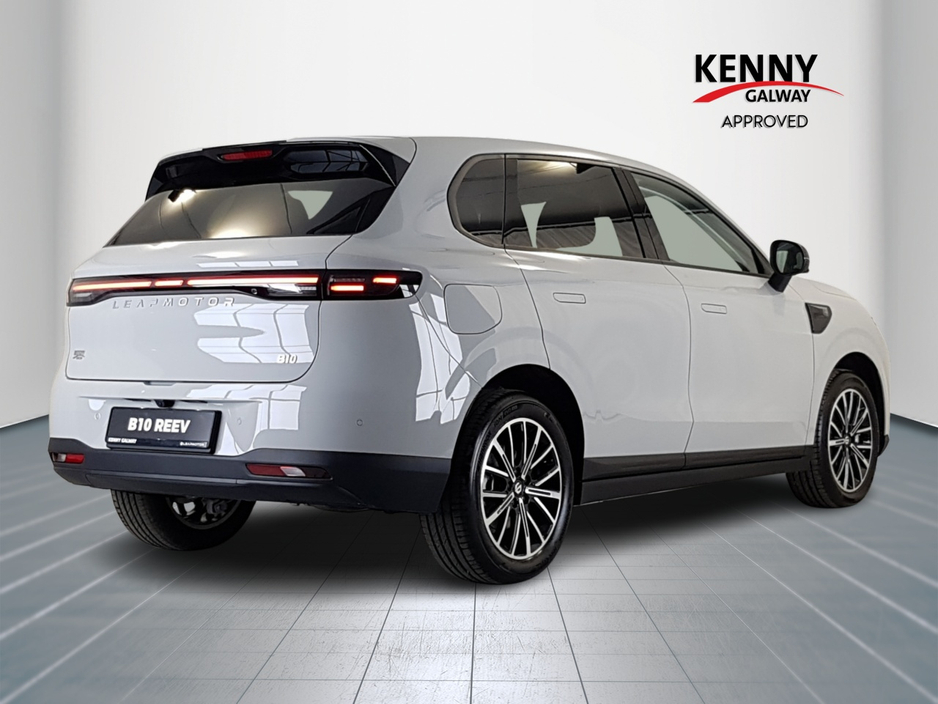 2026 Leapmotor B10 1.5L Petrol Plug-in Hybrid For Sale Images