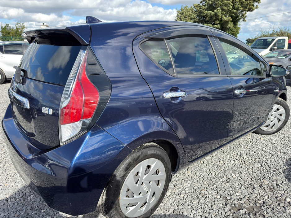 Toyota Aqua 1.5 Petrol Hybrid Automatic Low Km — thumbnail 6