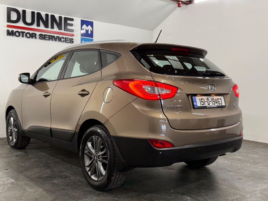 Hyundai ix35 **EXECUTIVE EDITION **2 KEYS **ADAPTIVE CRUISE CONTROL **HEATED SEATS **MULTI FUNCTION STEERING WHEEL **PARKING SENORS **DIGITAL BLUETOOTH RADIO **WIRE HEATED WINDSCREEN **BROWN / TAN SEATS **HILL ASS — thumbnail 26