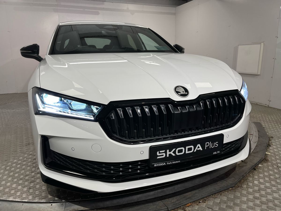 Skoda Superb Sportline DSG 2.0 TDI 150BHP - 19 Inch Alloys - Reversing Camera - Ambient Lighting - Climate Control - Electric Heated Memory Seats - Keyless Start - Apple CarPlay/Android Auto — thumbnail 19