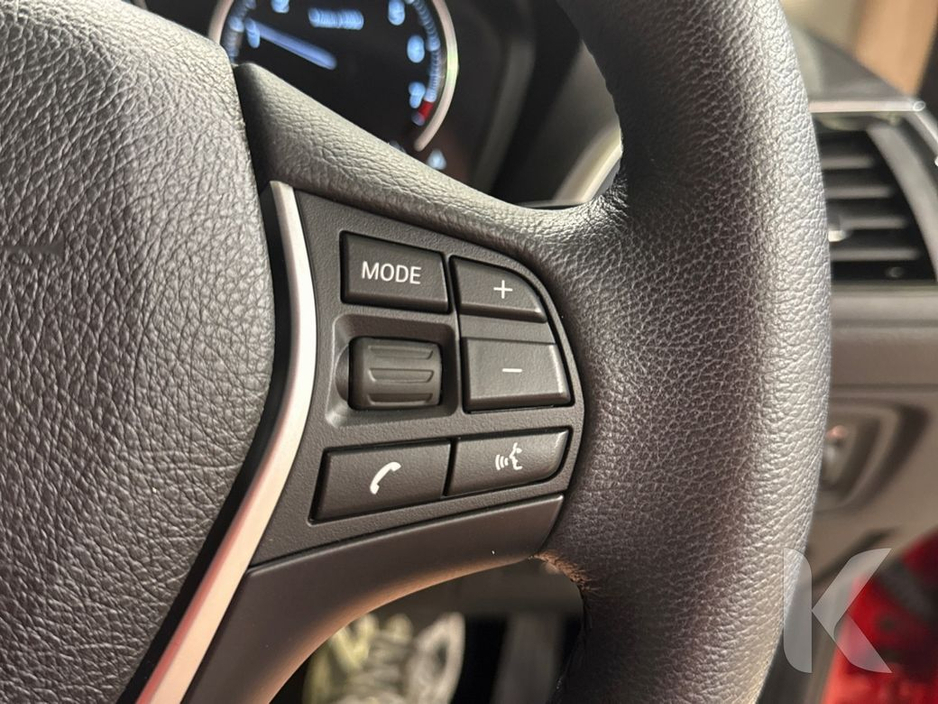 BMW 1 Series FASHIONISTA EDITION - 1.5 AUTOMATIC - UPGRADED ALLOYS - LEATHER TRIM - CRUISE CONTROL - REAR CAMERA — thumbnail 17