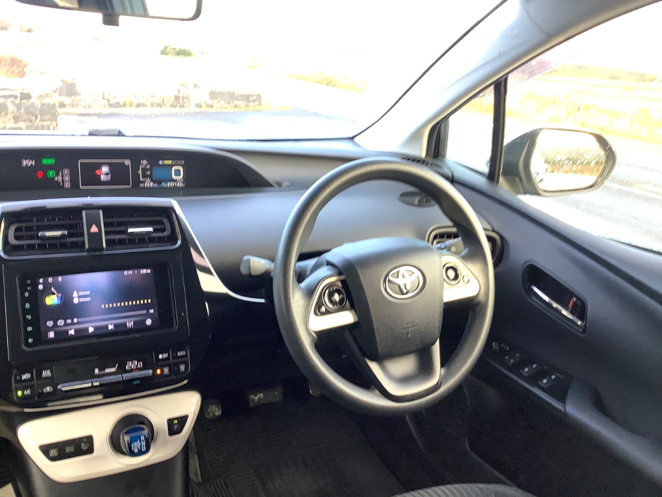 2017 Toyota Prius 1.8L Petrol Hybrid For Sale Images