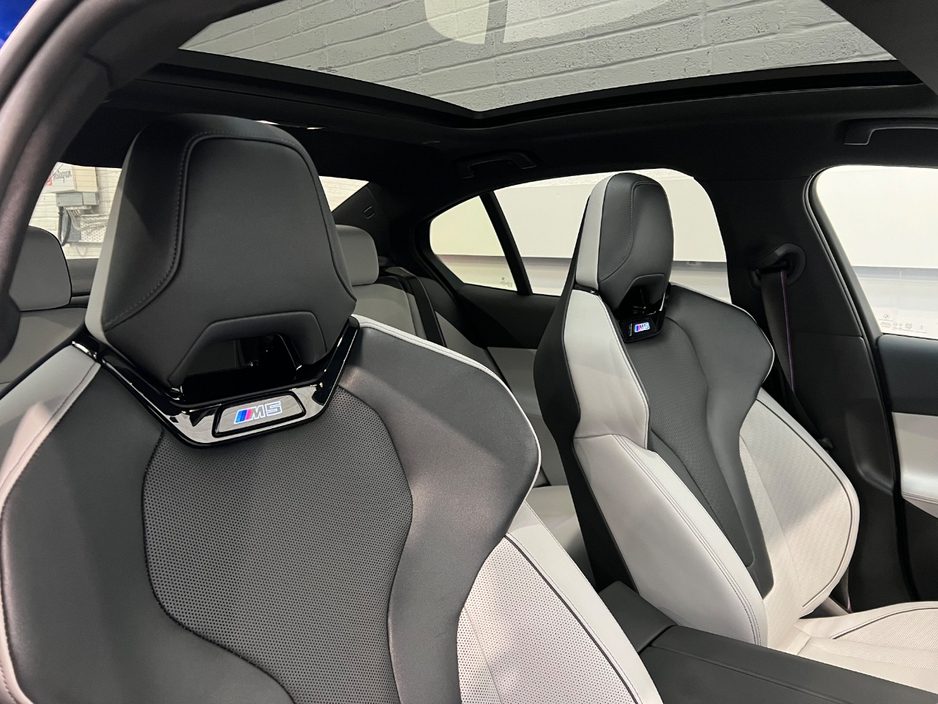 2025 BMW M5 4.5L Petrol Plug-in Hybrid For Sale Images