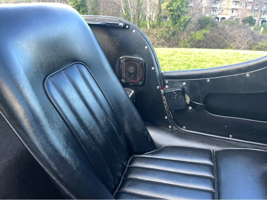 1994 Morgan Plus 8 3.9L Petrol For Sale Images