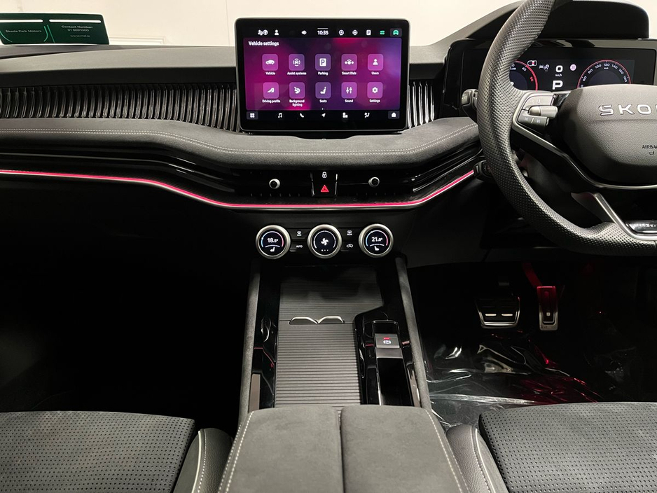 Skoda Superb Sportline DSG 2.0 TDI 150BHP - Reversing Camera - Ambient Lighting - Climate Control - Electric Heated Memory Seats - Keyless Start - Apple CarPlay/Android Auto — thumbnail 19