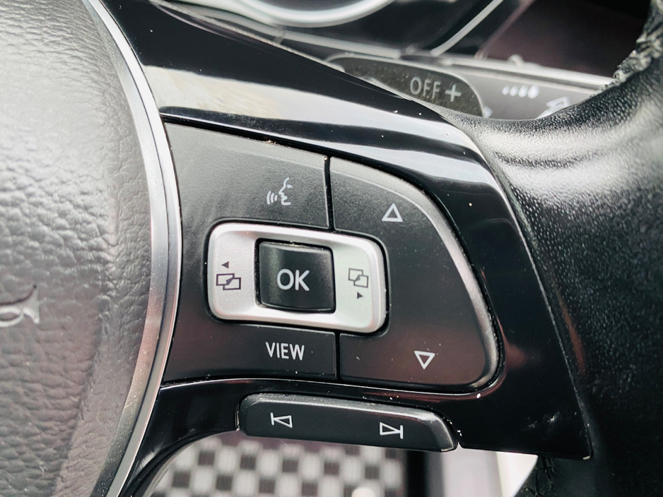 2021 Volkswagen Touran 2L Diesel For Sale Images
