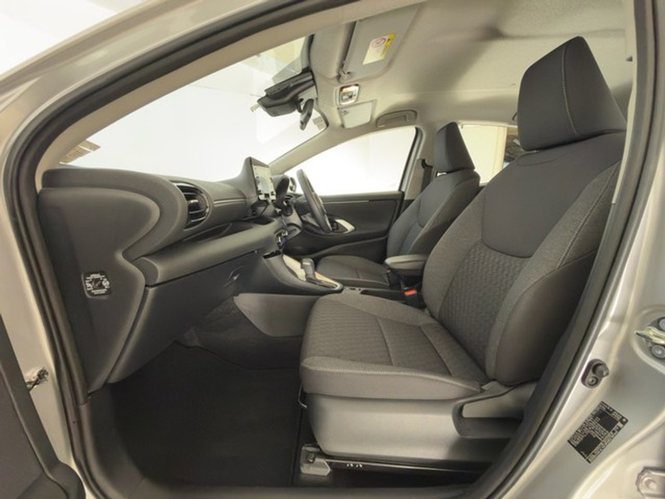 Toyota Yaris Luna Hybrid — thumbnail 6