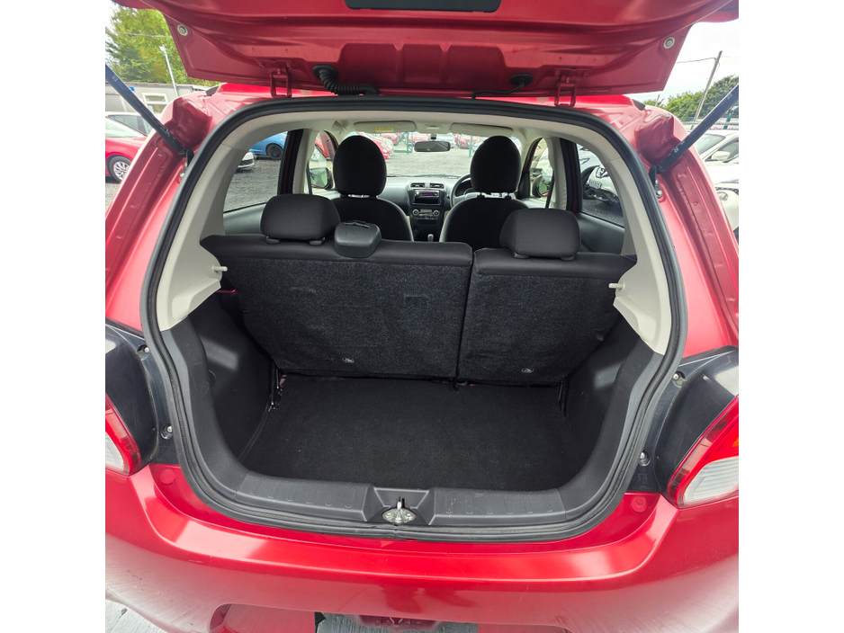 Mitsubishi Mirage — thumbnail 10