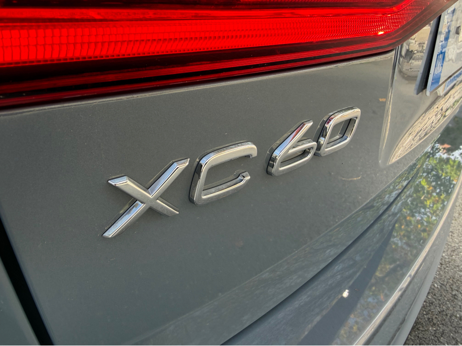 2023 Volvo XC60 2L Petrol Plug-in Hybrid For Sale Images