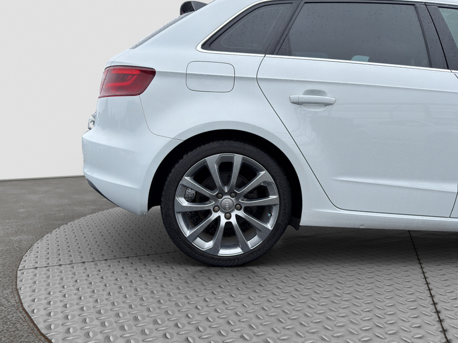 Audi A3 2016 Audi A3  Saloon 1.4 TFSi Automatic — thumbnail 18