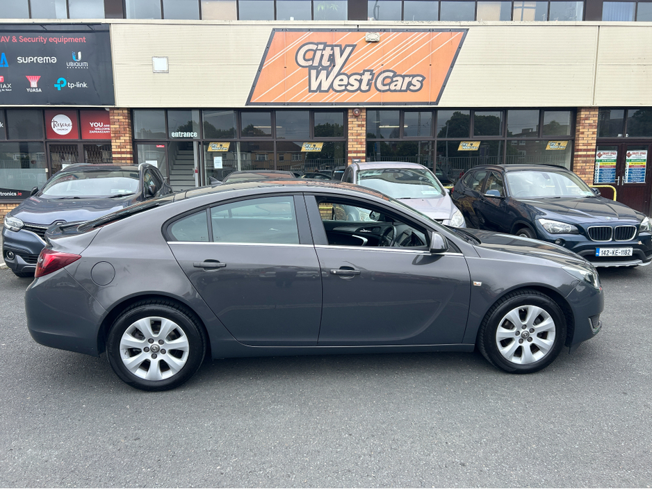 Opel Insignia 1,4 PETROL//73KLMS//1 OWNER ORIGINAL IRISH CAR///FULL OPEL SERVICE HISTORY///NCT 2028///HUGE SPEC//LOW TAX///BEAUTIFULL CAR