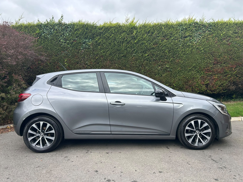 2023 Renault Clio 1L Petrol For Sale Images