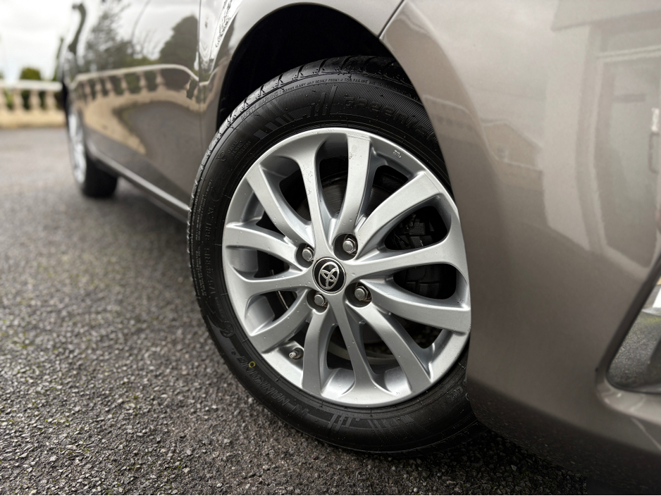 2017 Toyota Yaris 1L Petrol For Sale Images