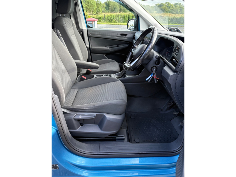 2021 Volkswagen Caddy 2L Diesel For Sale Images