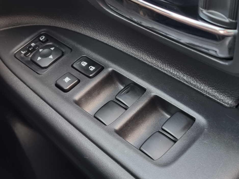 2014 Mitsubishi Outlander 2L Petrol Plug-in Hybrid For Sale Images