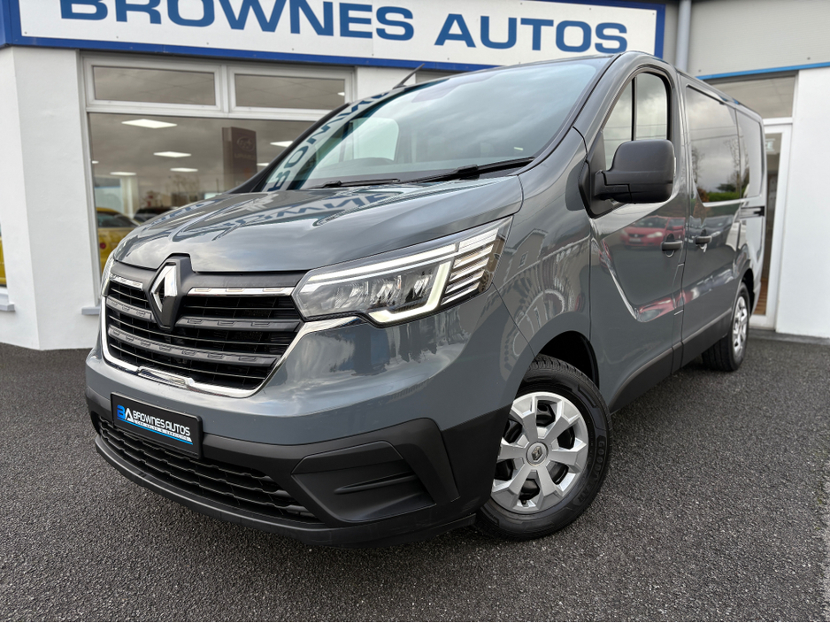 2022 Renault Trafic 2L Diesel For Sale Images