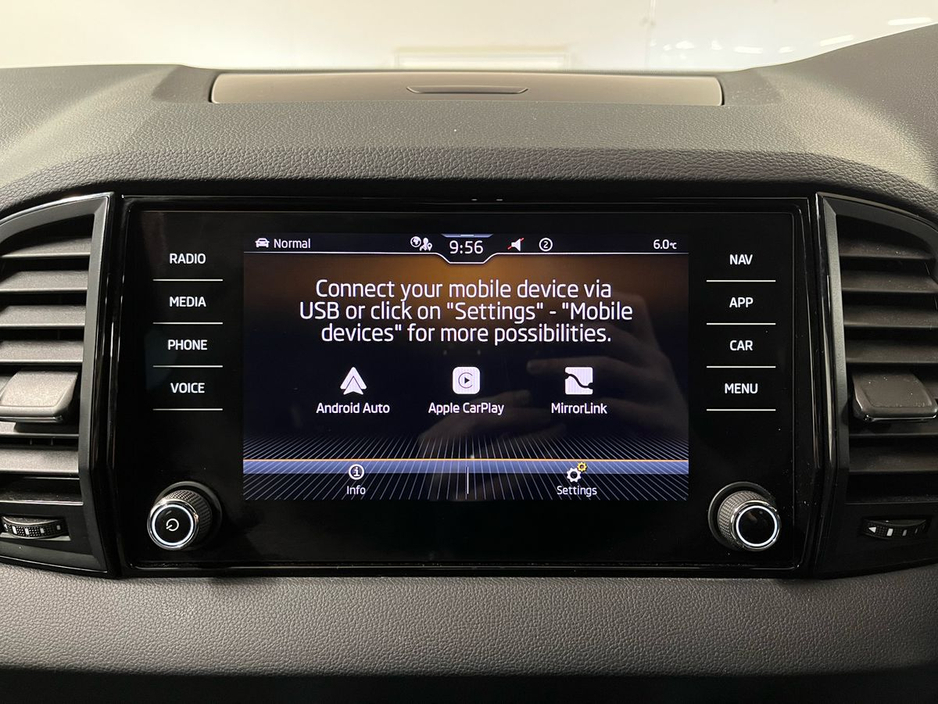 Skoda Karoq Sportline DSG 2.0TDI 115BHP - Reversing Camera - Climate Control - Heated Seats - Cruise Control - Apple CarPlay/Android Auto — thumbnail 15