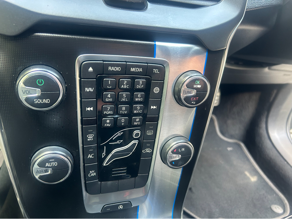 2015 Volvo V40 2L Diesel For Sale Images