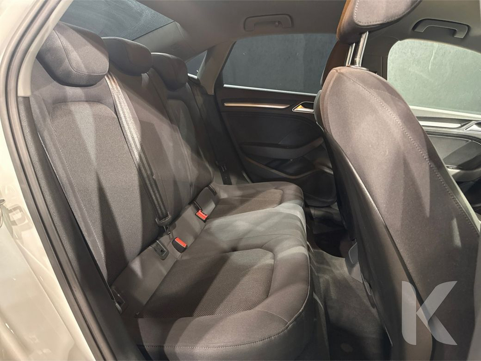Audi A3 1.4 AUTOMATIC SALOON - FACTORY ALLOYS - CRUISE CONTOL - REAR CAMERA — thumbnail 11