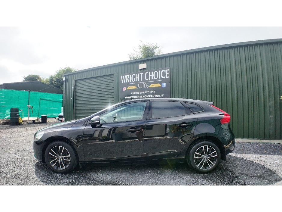 2017 Volvo V40 2L Diesel For Sale Images