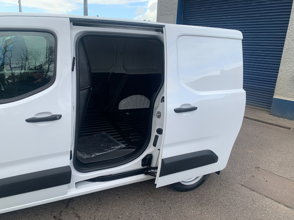 2023 Peugeot Partner 1.5L Diesel For Sale Images
