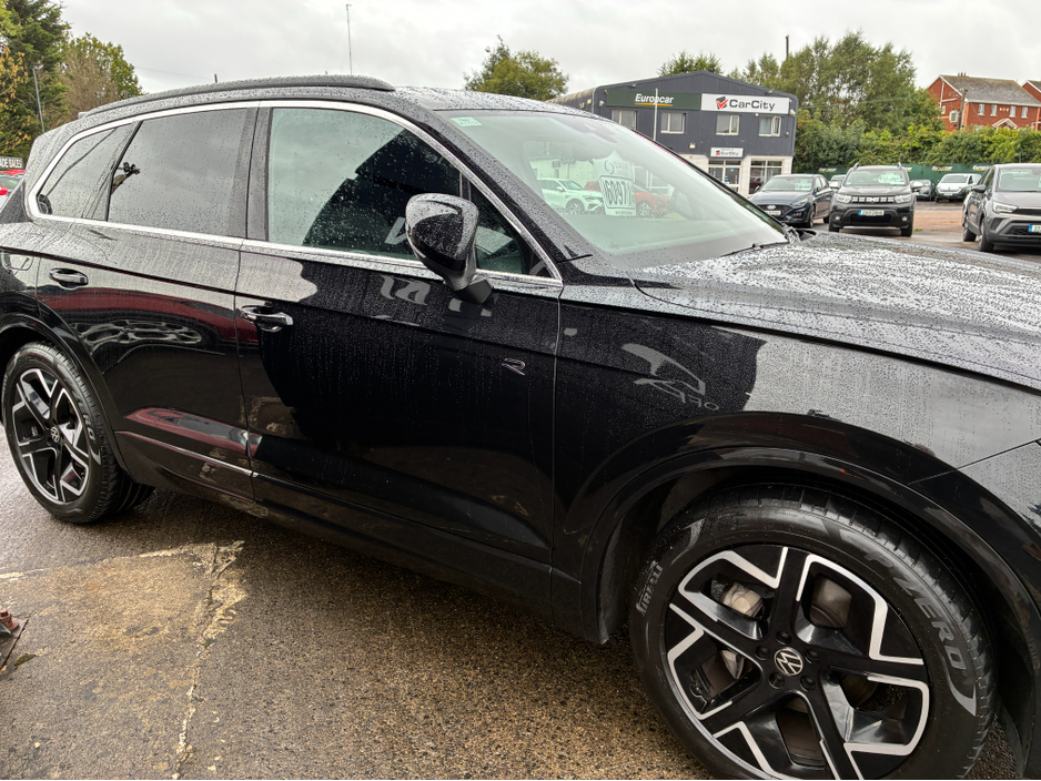 2025 Volkswagen Touareg 3L Diesel For Sale Images
