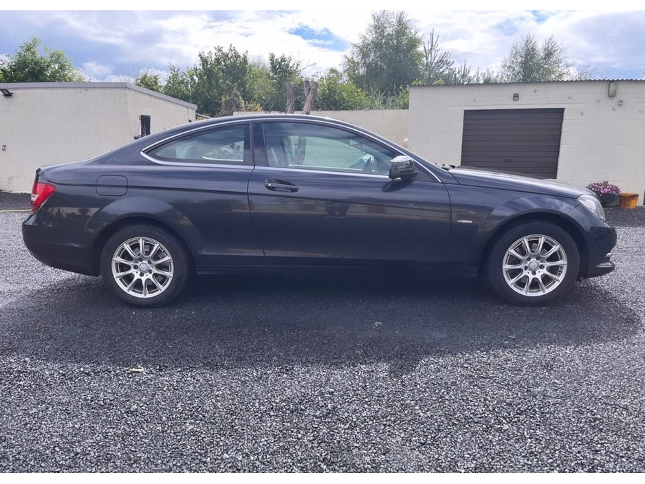 Mercedes-Benz C Class 2.1 Coupe Diesel Automatic RWD (170bhp)