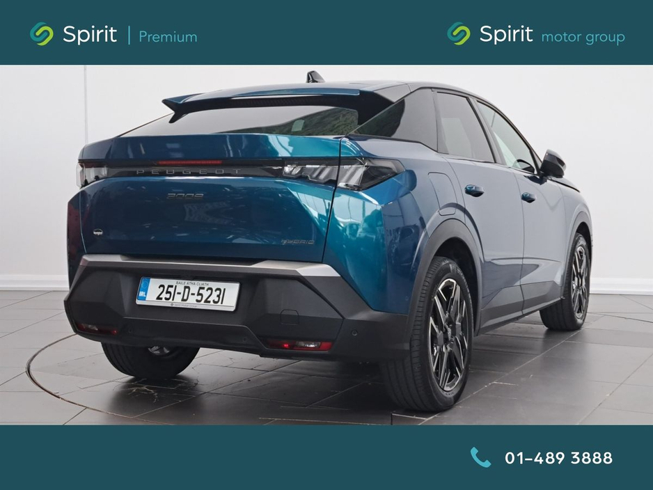 Peugeot 3008 1.2 Allure MHEV 136HP*Call Andrew 0862617858* — thumbnail 16