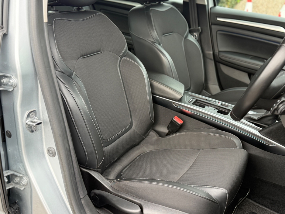 2021 Renault Megane 1.6L Petrol Plug-in Hybrid For Sale Images
