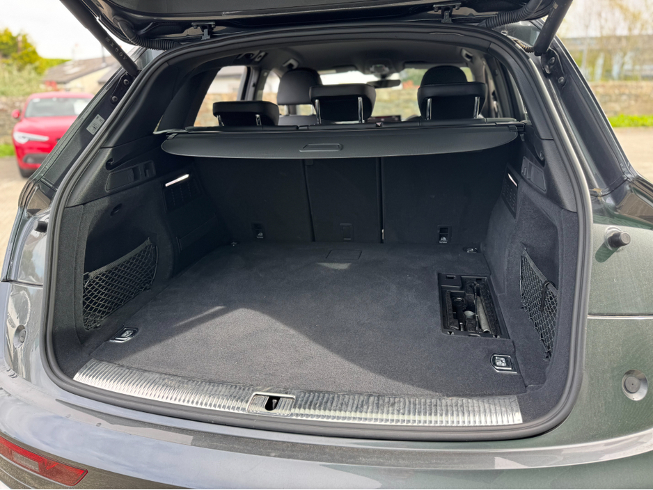 2024 Audi Q5 2L Petrol Plug-in Hybrid For Sale Images