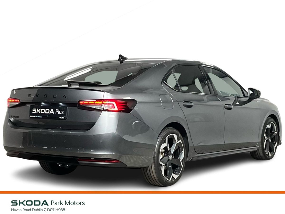 Skoda Superb Sportline DSG 2.0 TDI 150BHP - Reversing Camera - Ambient Lighting - Climate Control - Electric Heated Memory Seats - Keyless Start - Apple CarPlay/Android Auto — thumbnail 4