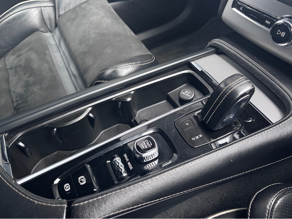 2021 Volvo XC90 2L Petrol Plug-in Hybrid For Sale Images