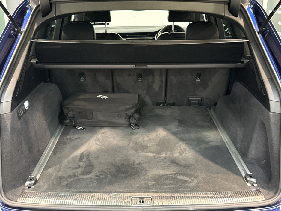 2021 Audi Q7 3L Petrol Plug-in Hybrid For Sale Images