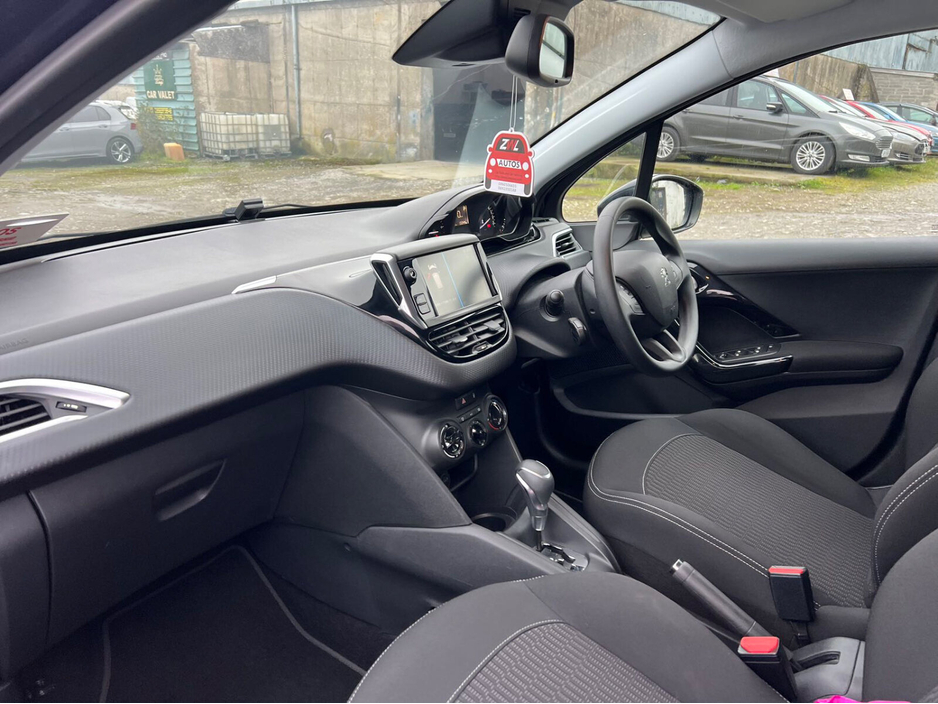Peugeot 208 1.2 PureTech 110bhp Auto Active — thumbnail 14
