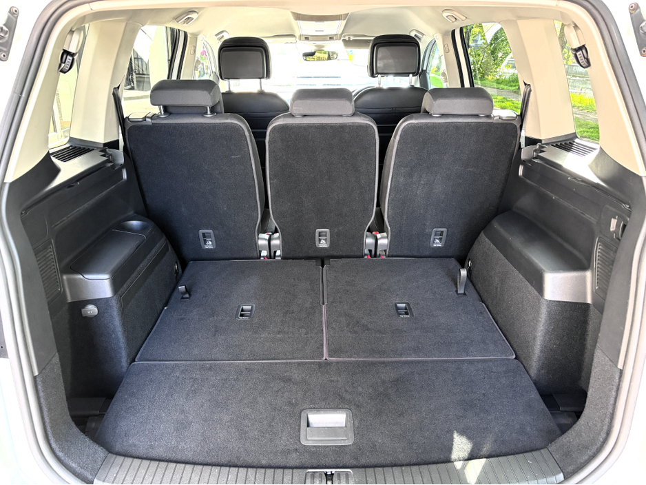 2018 Volkswagen Touran 1.4L Petrol For Sale Images
