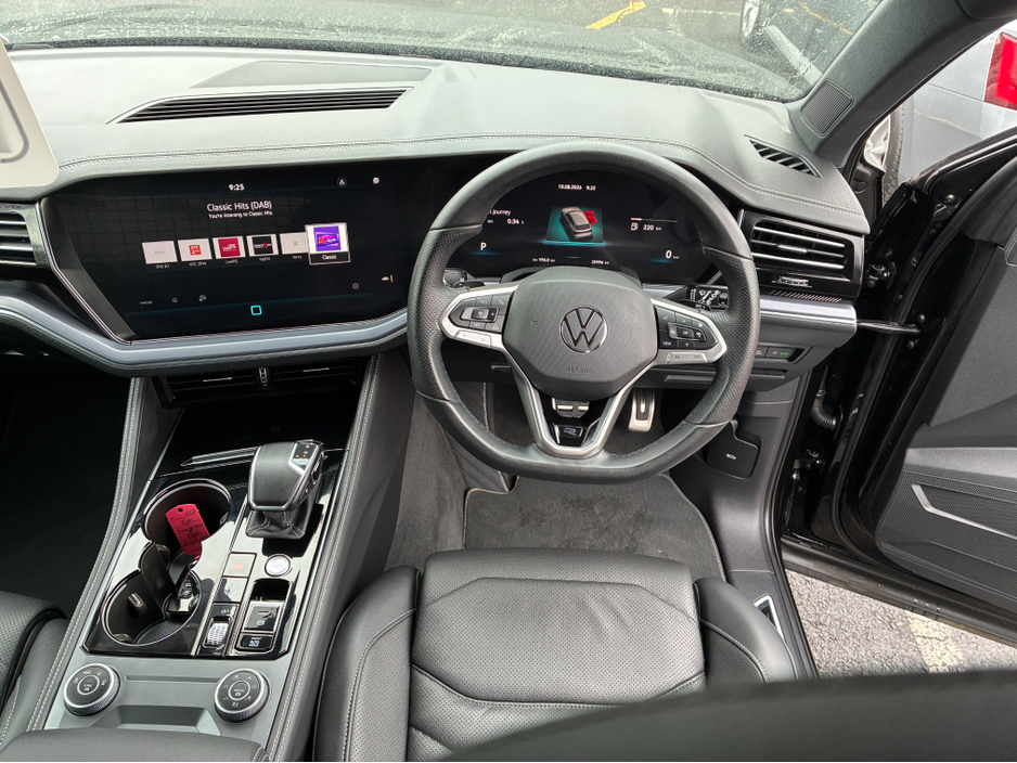 2025 Volkswagen Touareg 3L Diesel For Sale Images