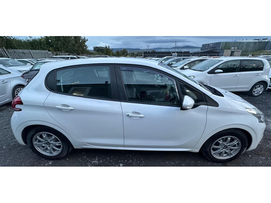 Peugeot 208 Puretech 1.2L Petrol Automatic (2763) — thumbnail 4