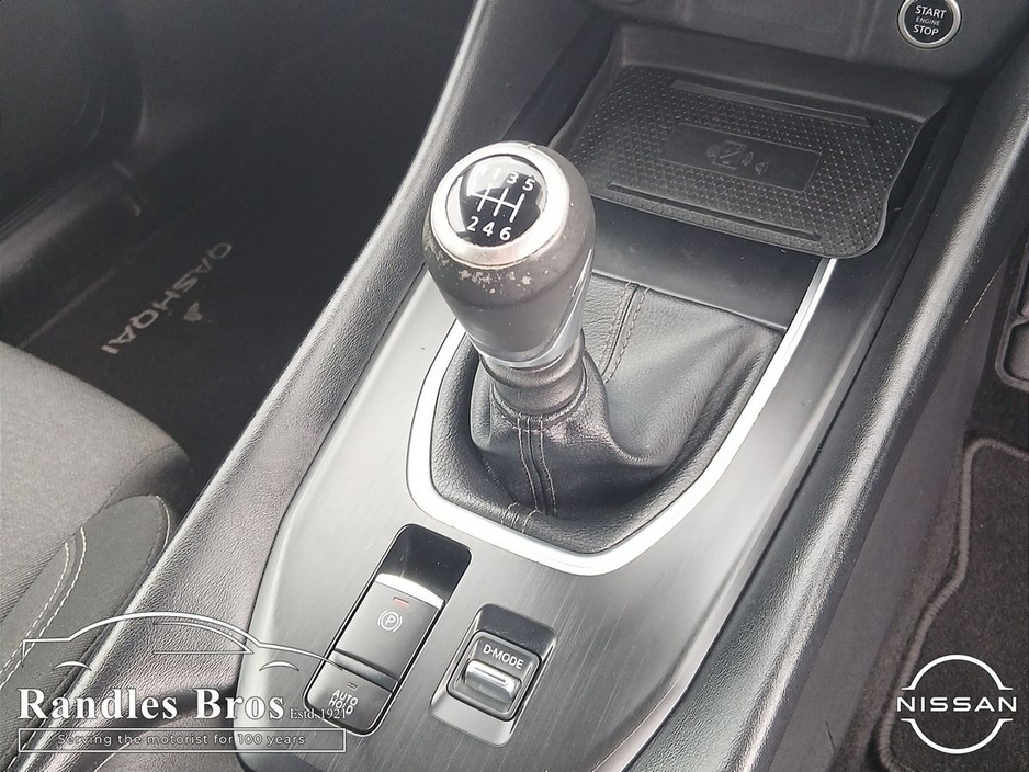 Nissan Qashqai 1.3 PET MILD HYBRID SV PREMIUM — thumbnail 17