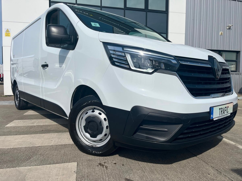 2025 Renault Trafic 2L Diesel For Sale Images