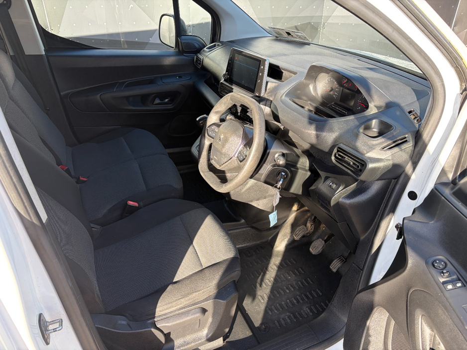 2022 Peugeot Partner 1.5L Diesel For Sale Images