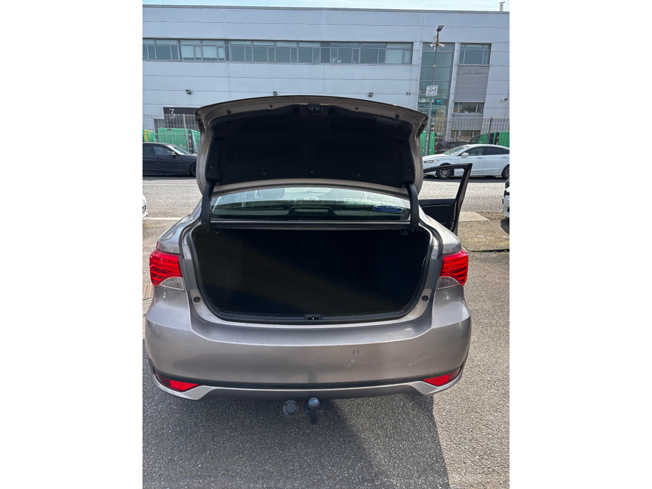 2015 Toyota Avensis 2L Diesel For Sale Images