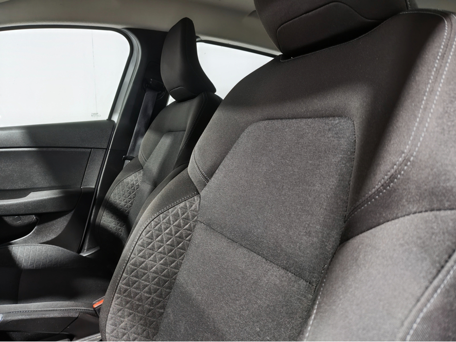 2022 Renault Clio 1L Petrol For Sale Images
