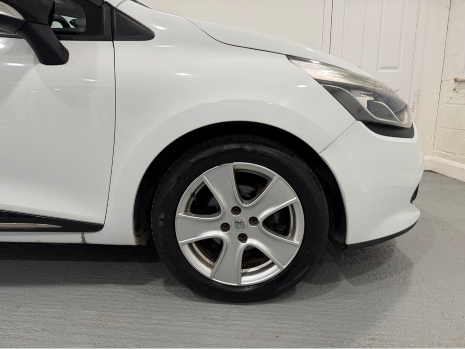 2015 Renault Clio 1.1L Petrol For Sale Images