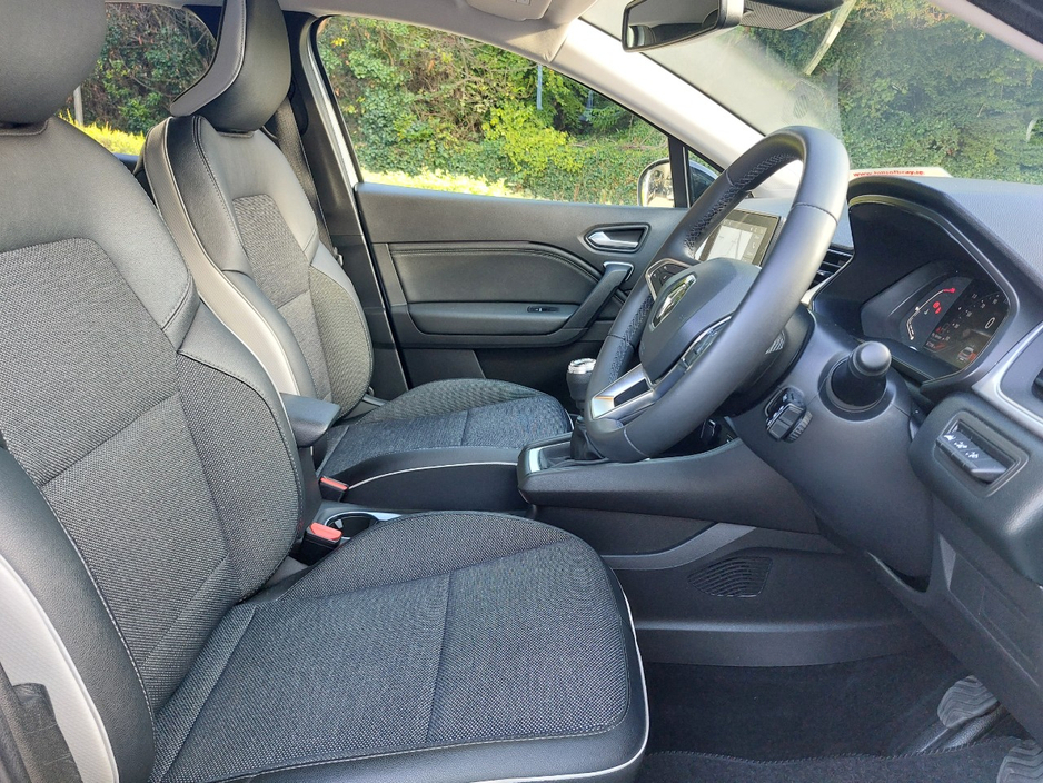 2023 Renault Captur 1L Petrol For Sale Images