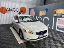 Volvo V40 2015 VOLVO V40 AUTOMATIC 2.0L DIESEL / 90K KMS / ADAPTIVE CRUISE CONTROL, REVERSE CAMERA & MORE