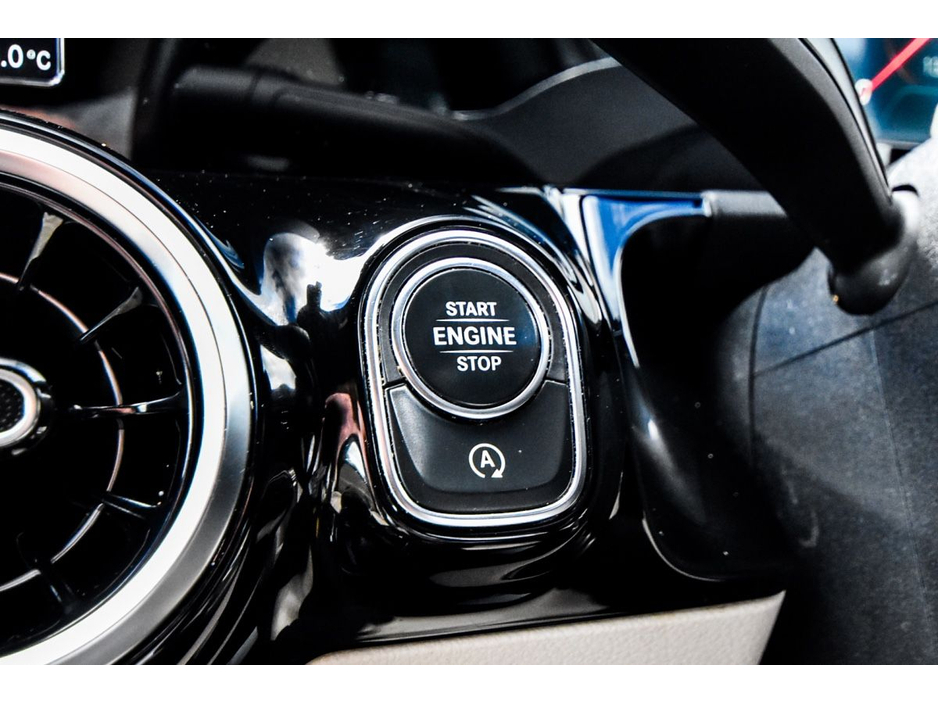 Mercedes-Benz GLA Class 180d Progressive Night Pack Auto — thumbnail 25