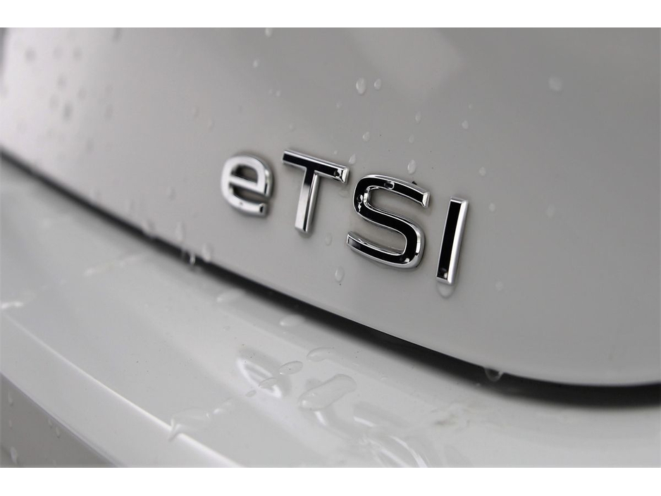 Volkswagen Golf 1.0ETSI DSG R-LINE MK8 MILD-HYBRID *HUP*HALF LEATHER SPORT SEATS* — thumbnail 26