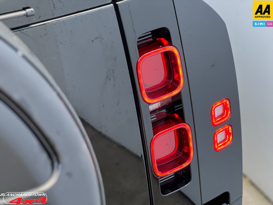 2025 Land Rover Defender 3.0L Diesel For Sale Images