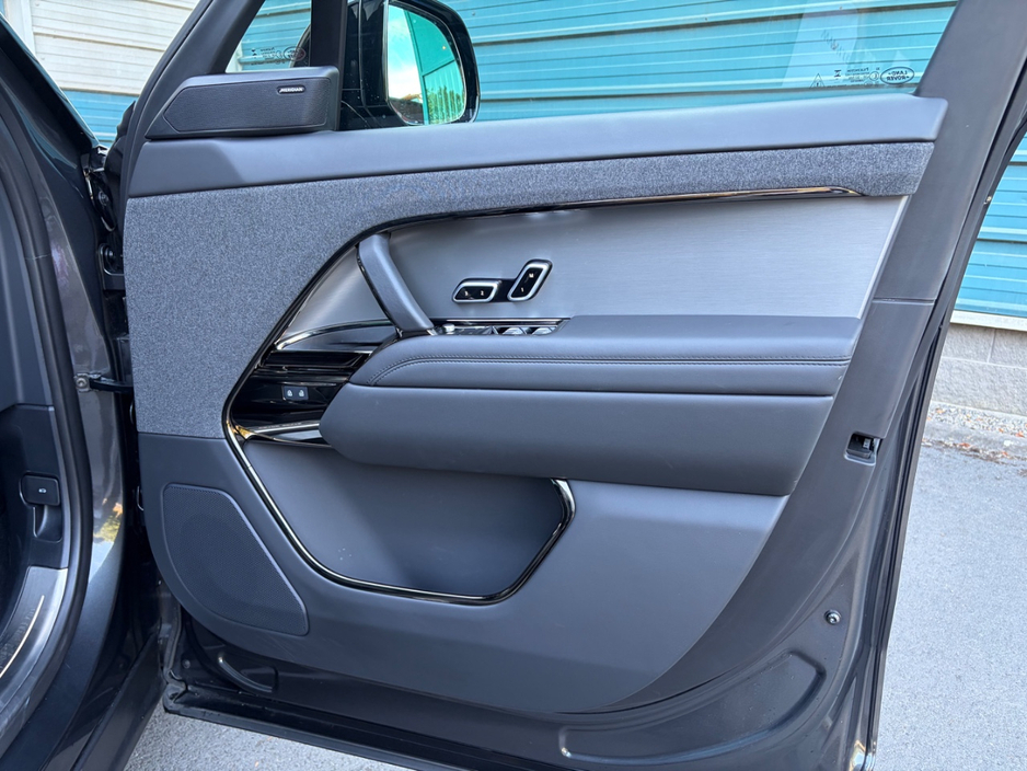 2025 Land Rover Range Rover Sport 3L Diesel For Sale Images